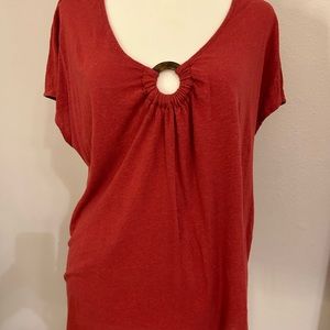 Ann Taylor rust T-shirt with key-ring hole at neckline. Size L